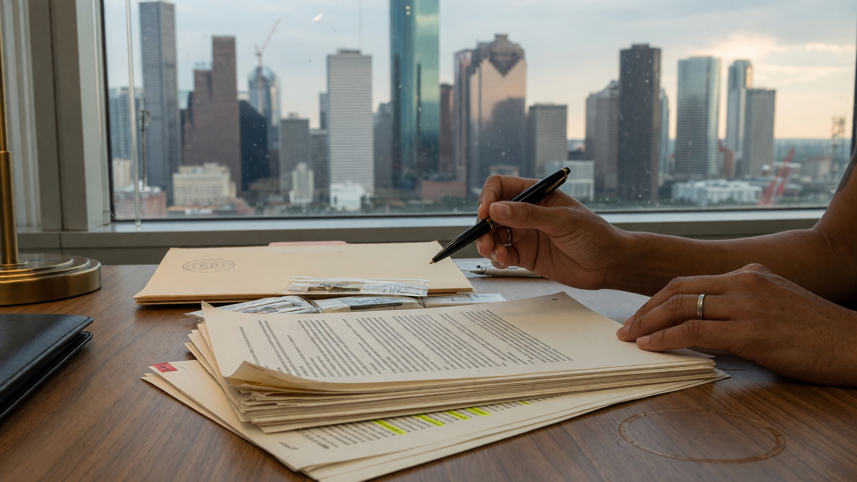 Divorce in Houston When Your Spouse Lives in Another Country